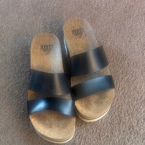 Reef Black and Tan Slide Sandals
